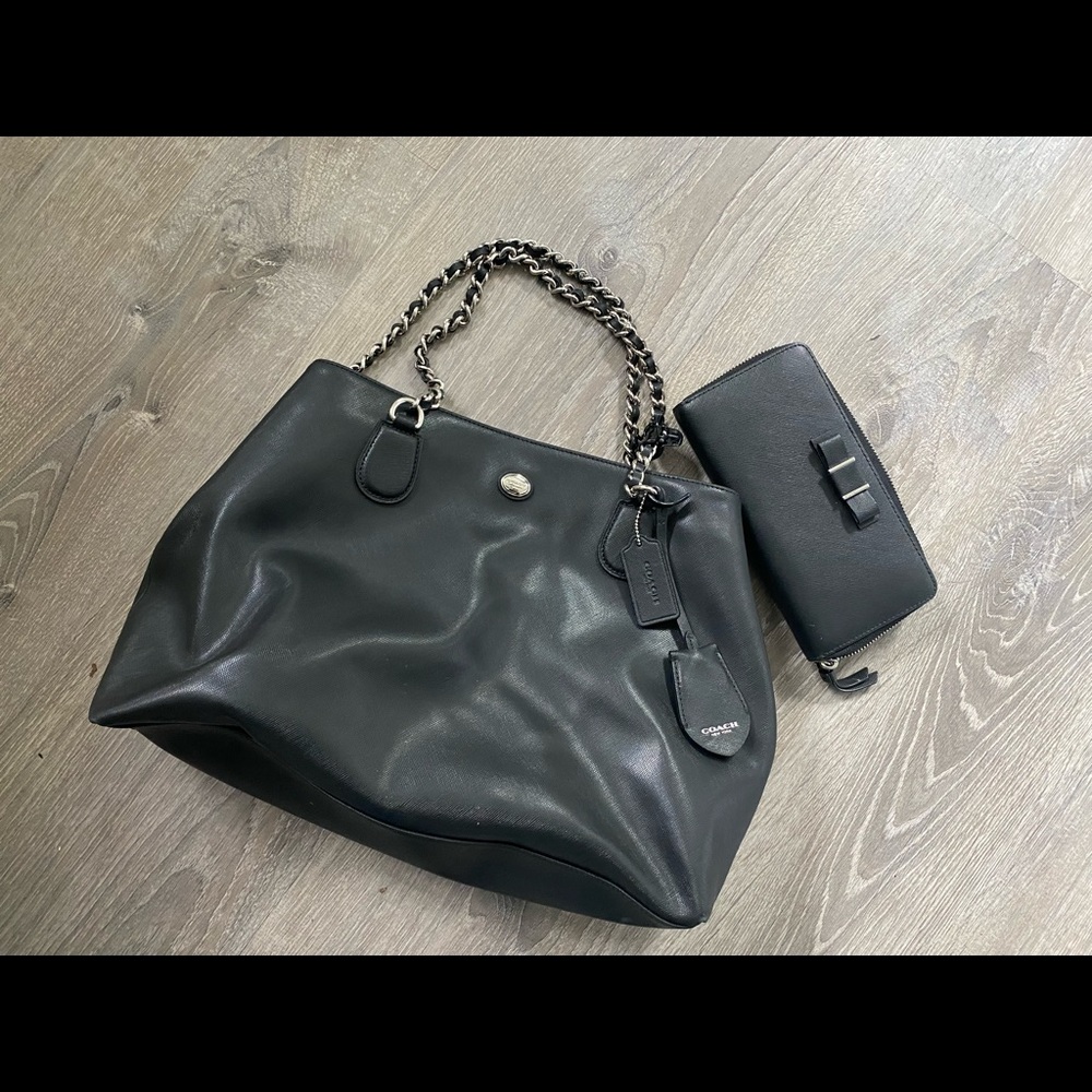 Black couch bag with wallet